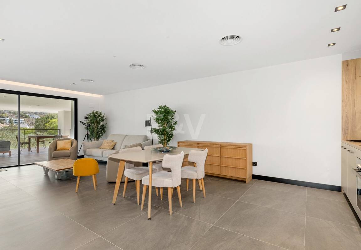 Villa moderna con vistas de 360 grados en Los Arqueros