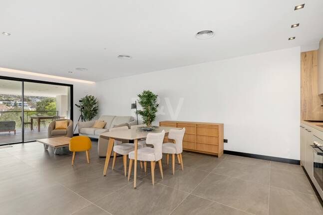 Villa moderna con vistas de 360 grados en Los Arqueros