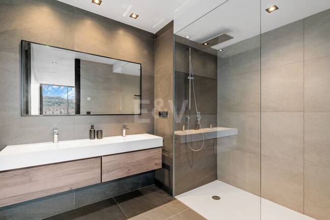 Villa moderna con vistas de 360 grados en Los Arqueros