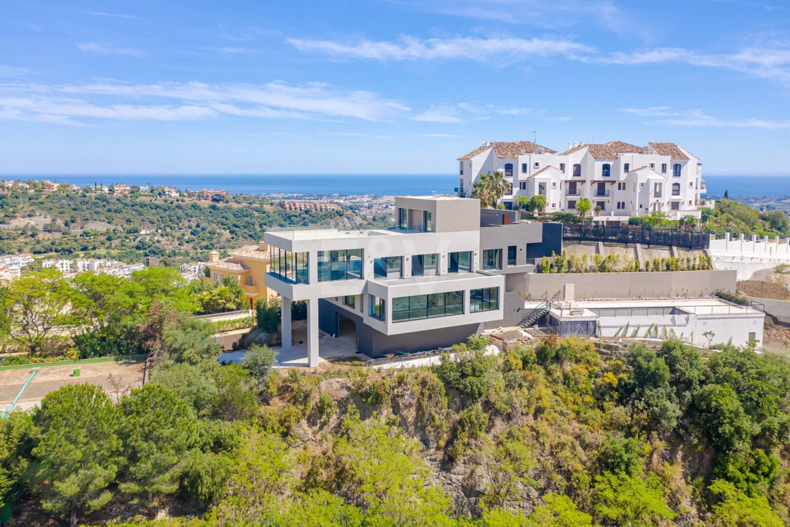 Modern villa with 360-degree views in Los Arqueros