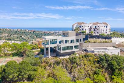 Villa moderna con vistas de 360 grados en Los Arqueros