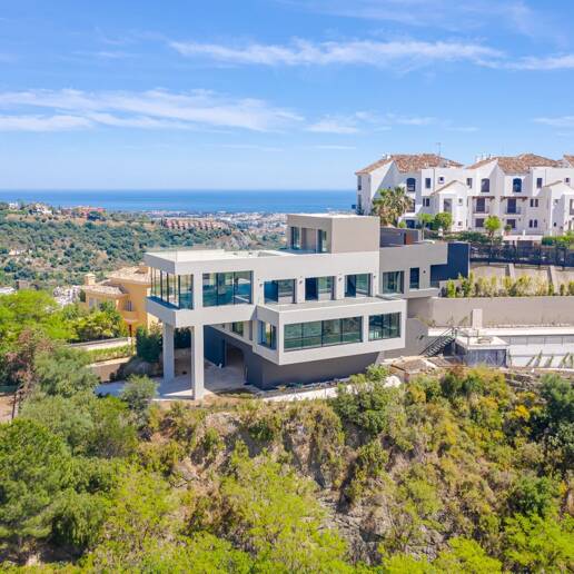 Modern villa with 360-degree views in Los Arqueros