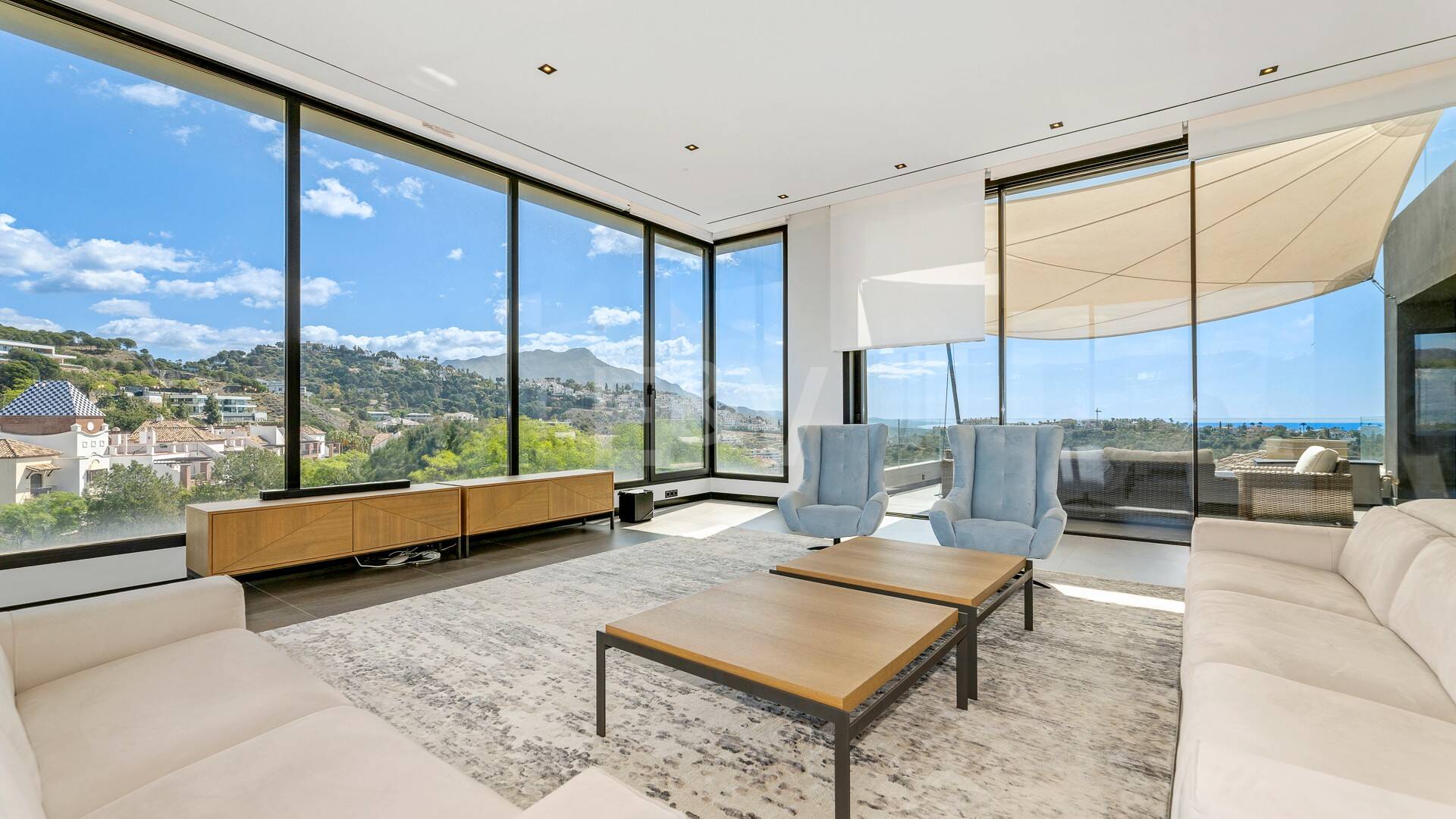 Modern villa with 360-degree views in Los Arqueros