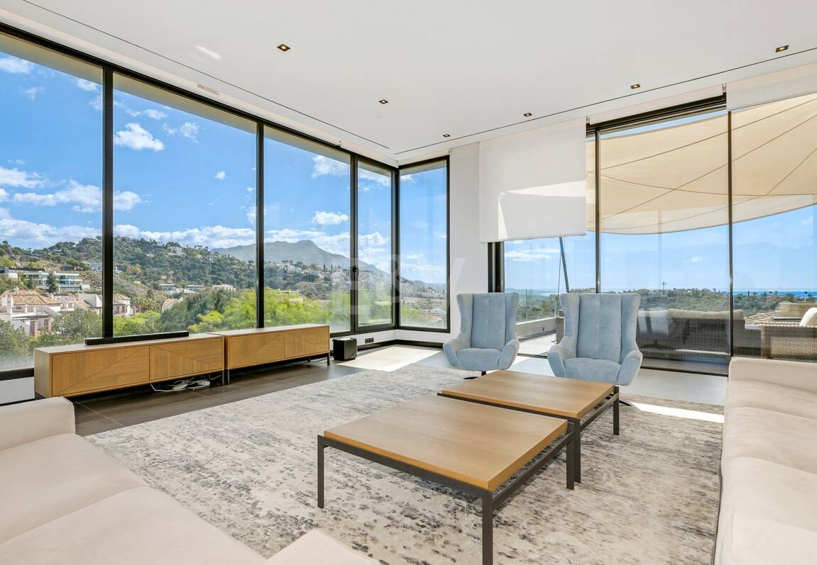 Villa moderna con vistas de 360 grados en Los Arqueros