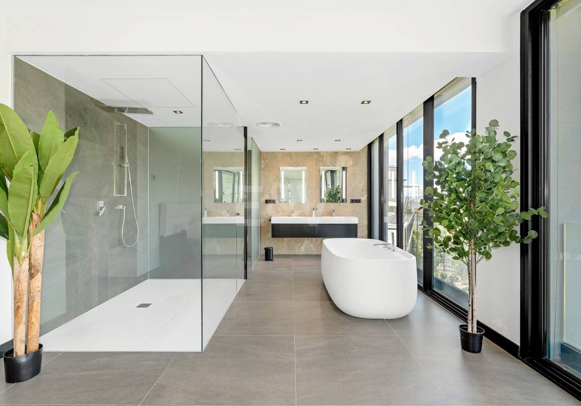 Villa moderna con vistas de 360 grados en Los Arqueros