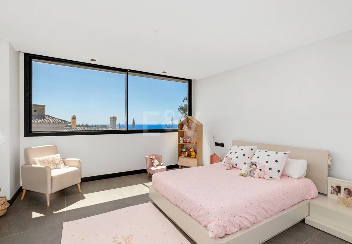 Villa moderna con vistas de 360 grados en Los Arqueros