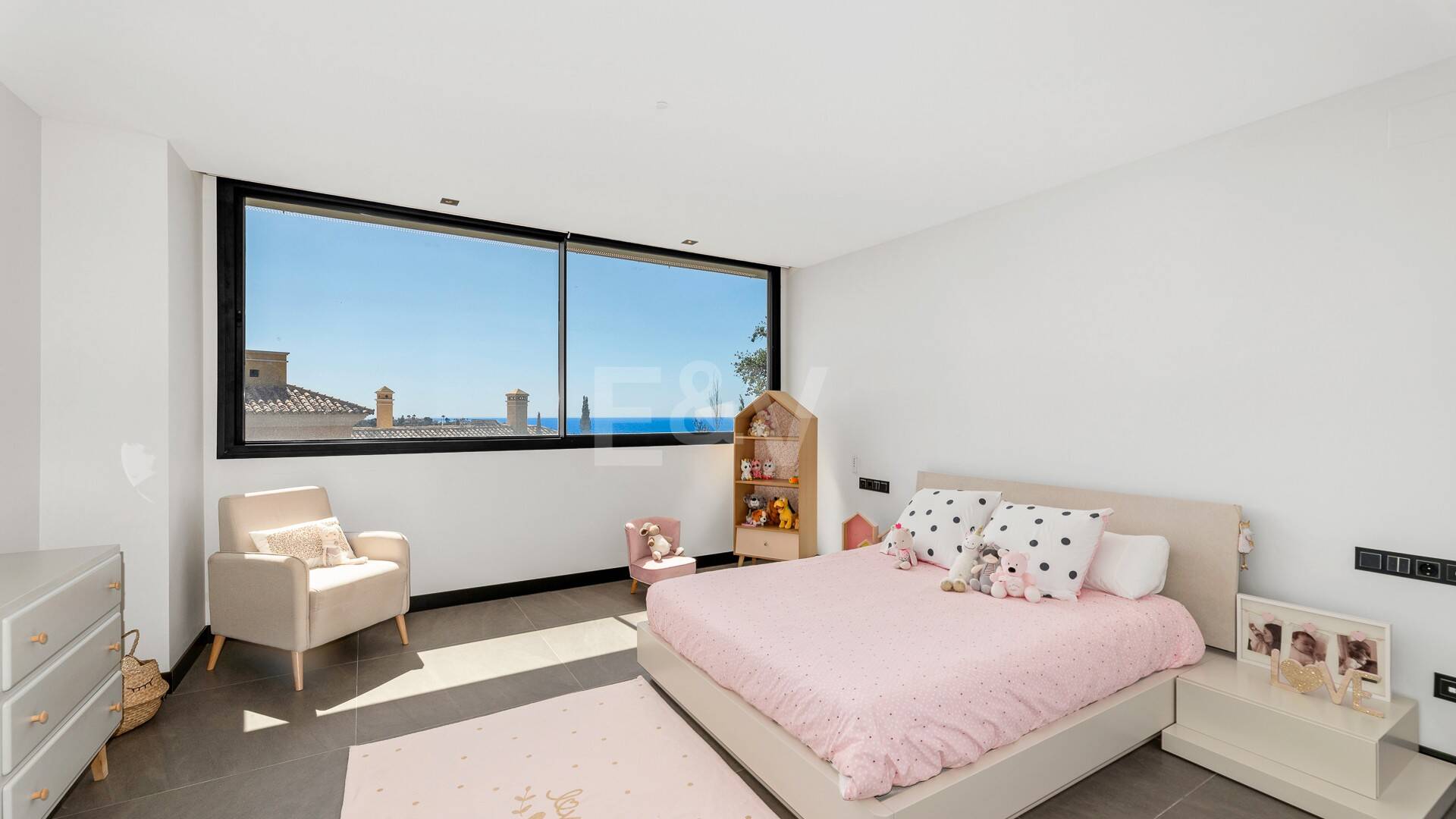 Villa moderna con vistas de 360 grados en Los Arqueros