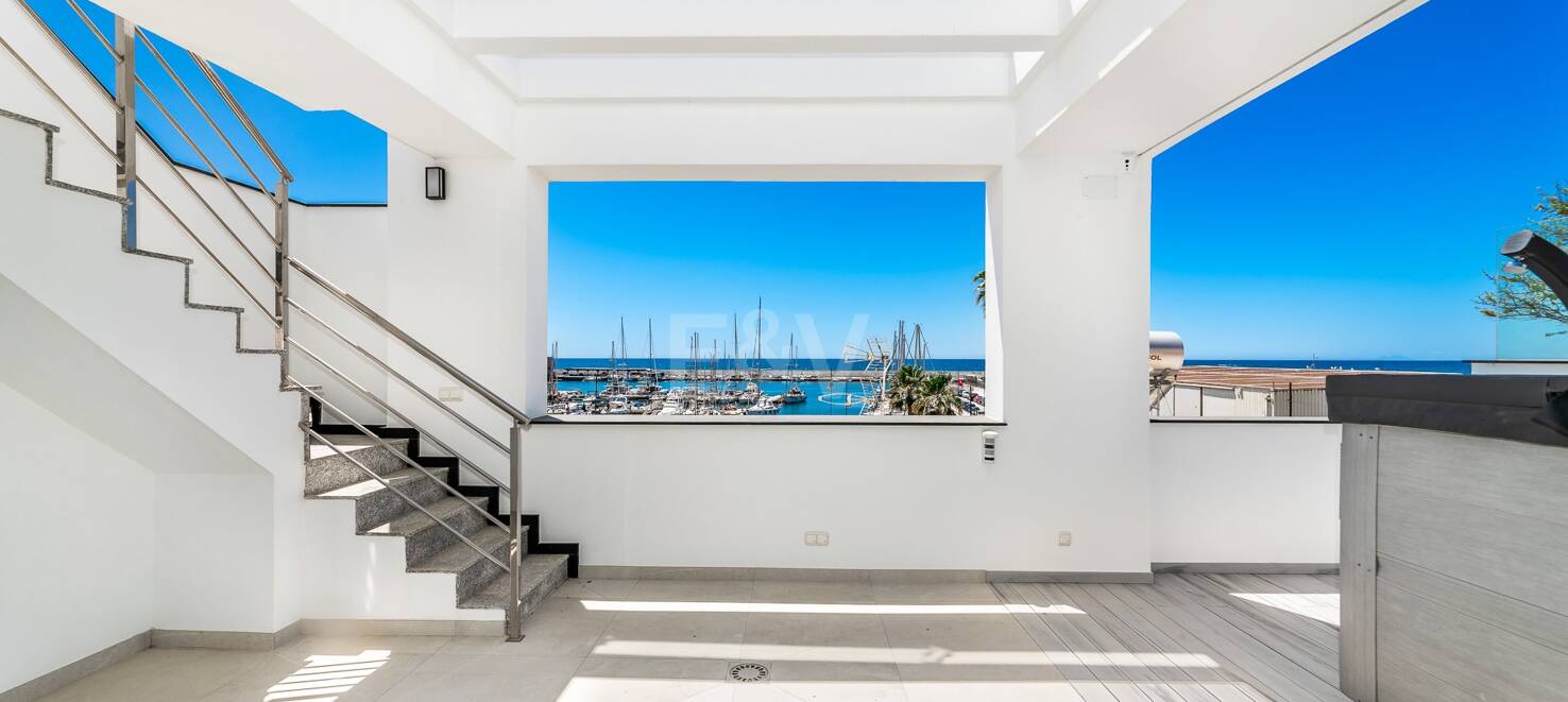 Modern Villa next to the Beach in Marbella City
