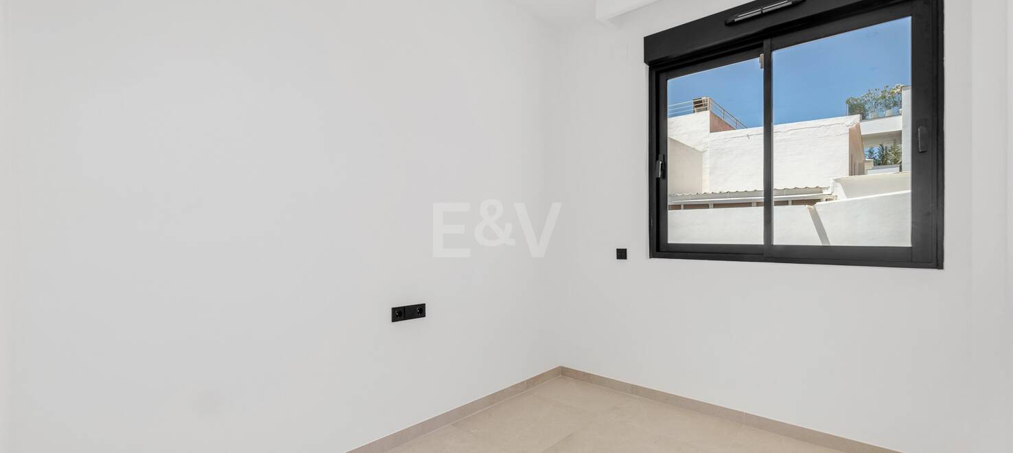 Modern Villa next to the Beach in Marbella City