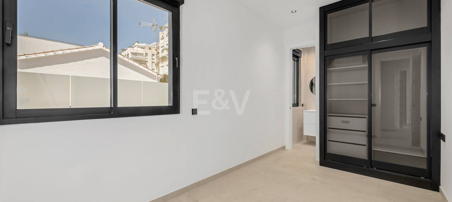 Modern Villa next to the Beach in Marbella City