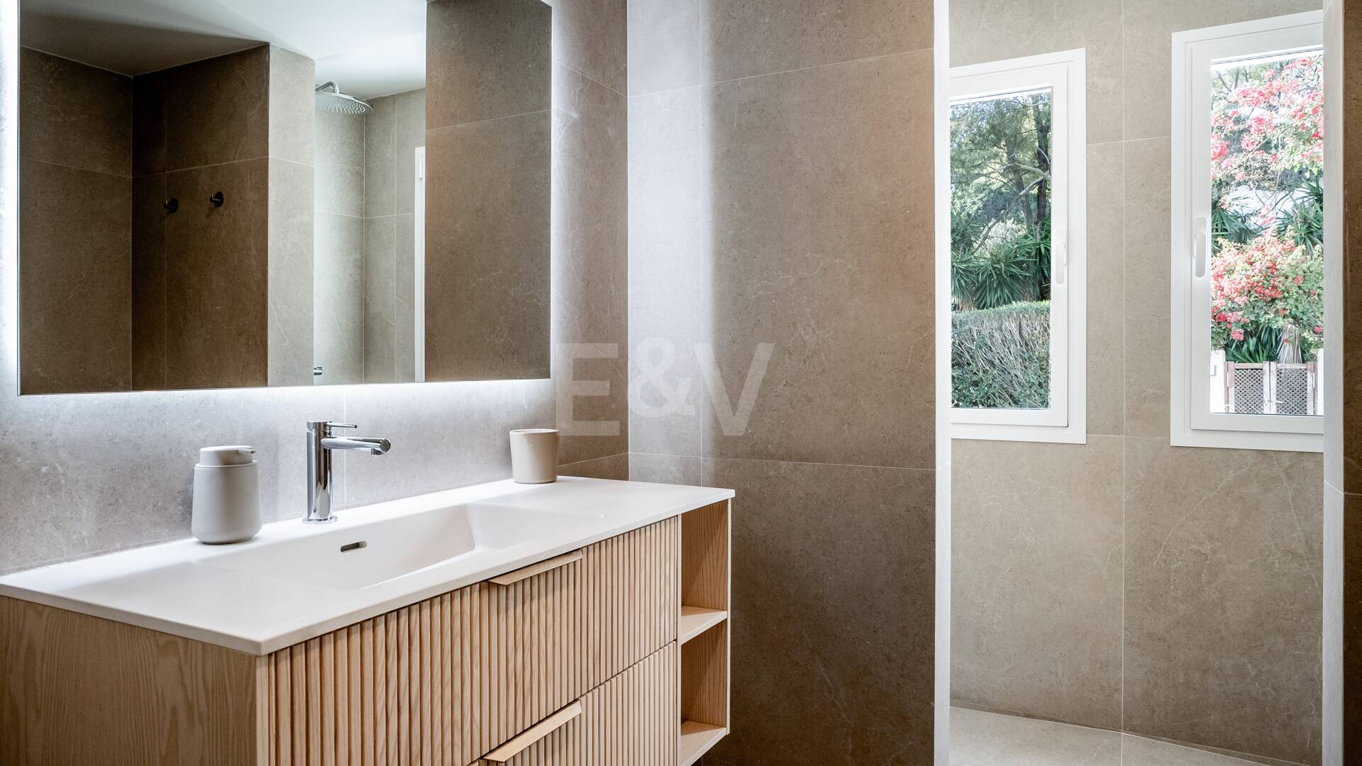 Einzigartige Gartenwohnung in Las Lomas de Marbella Club