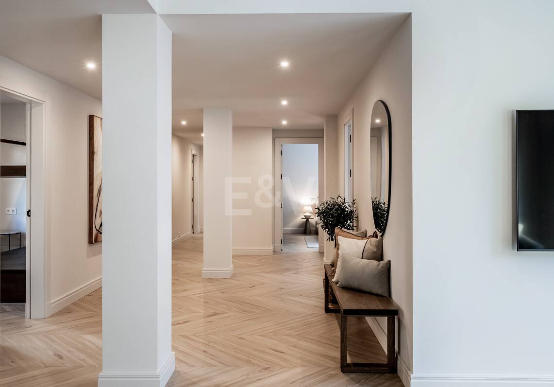 Apartamento Único con Jardín en Las Lomas de Marbella Club