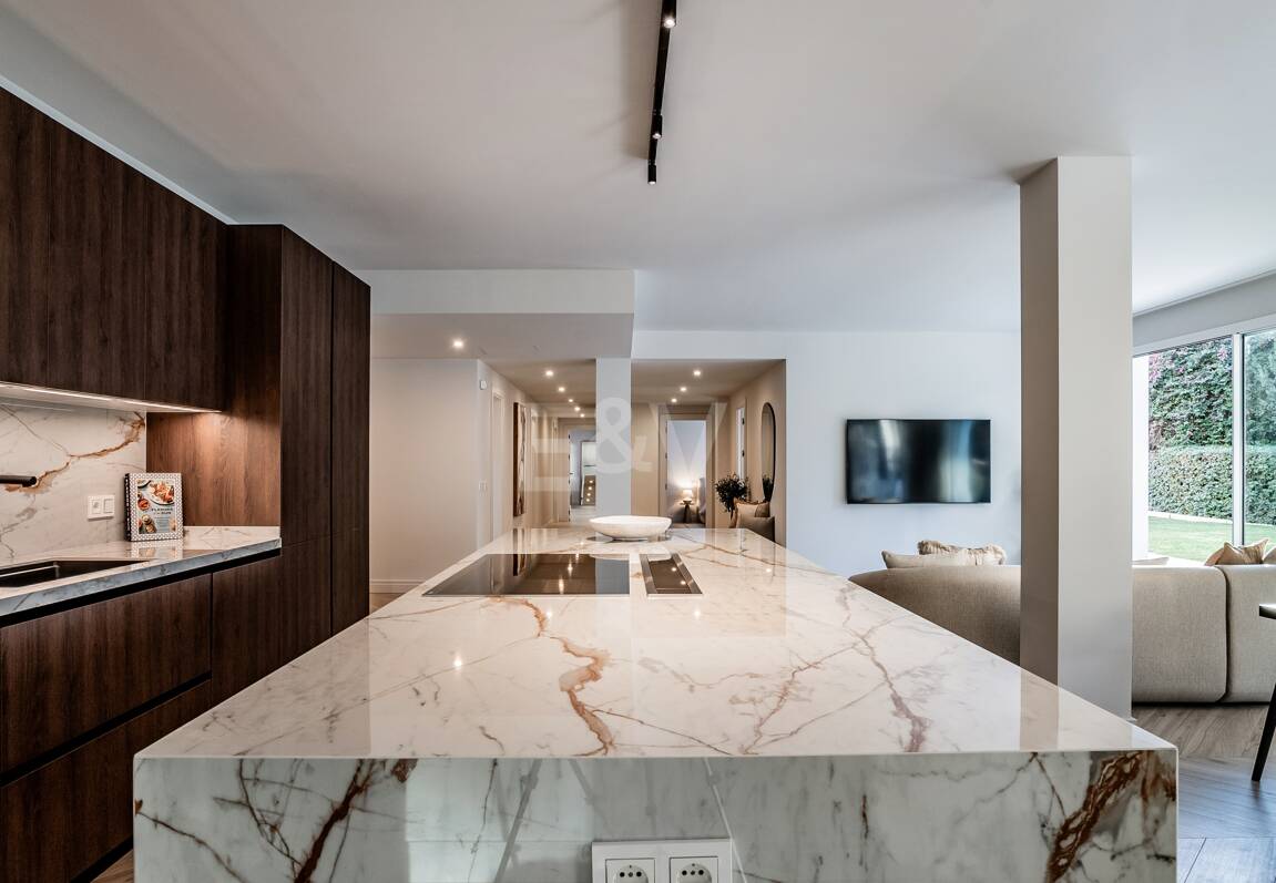 Einzigartige Gartenwohnung in Las Lomas de Marbella Club