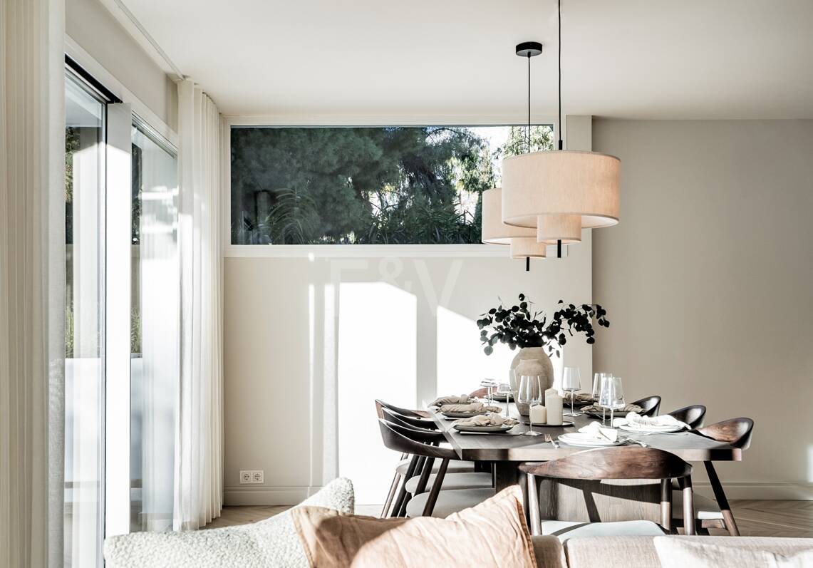 Apartamento Único con Jardín en Las Lomas de Marbella Club
