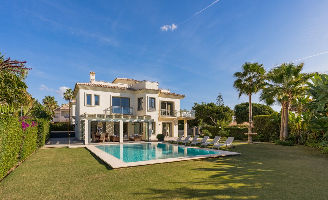 Villa élégante en front de mer à Las Chapas Playa