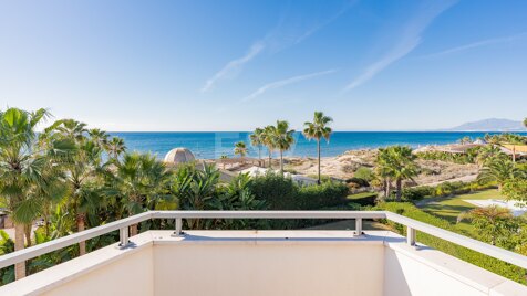 Villa élégante en front de mer à Las Chapas Playa