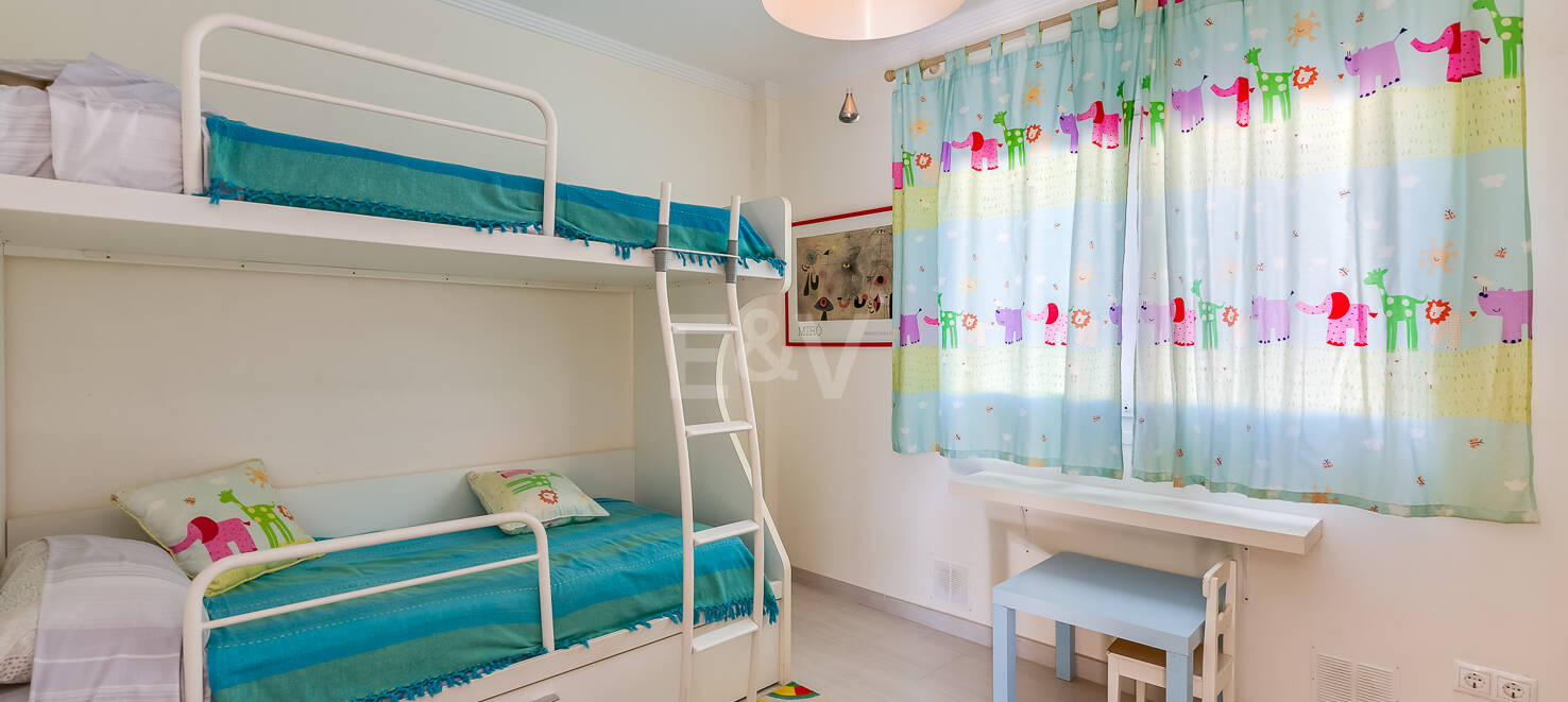 Propriété de style andalou de 5 lits disponible pour une location de 9 mois à partir d'octobre 2025