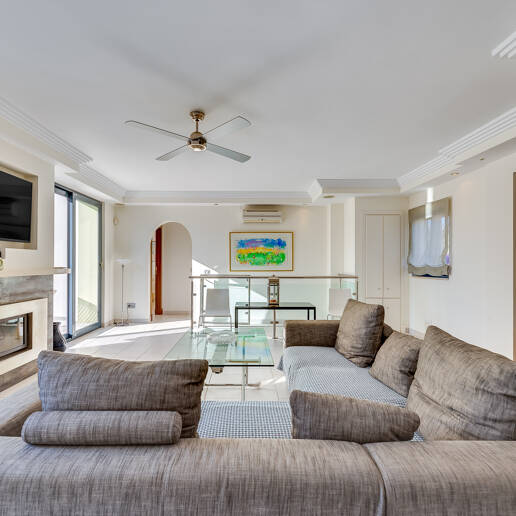 Encantadora villa andaluza de estilo único y moderno con 5 dormitorios en El Rosario