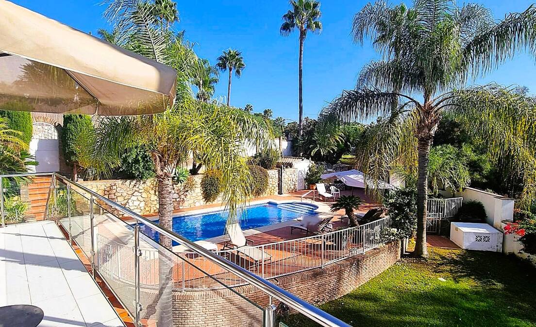 Propriété de style andalou de 5 lits disponible pour une location de 9 mois à partir d'octobre 2025