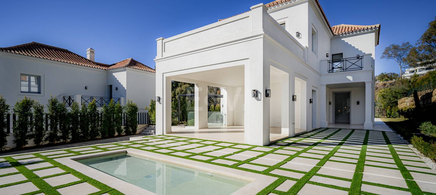 Top nybyggd Villa i La Cerquilla, franska provensal stil