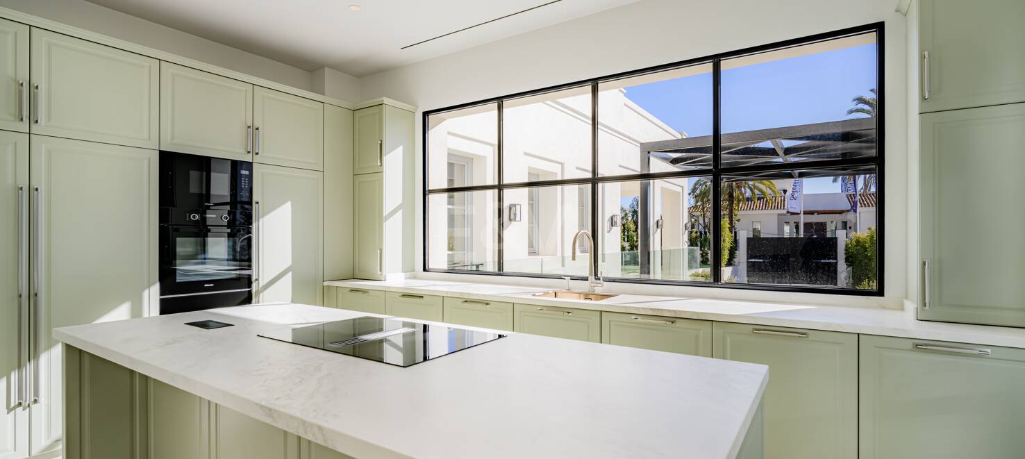 Top nybyggd Villa i La Cerquilla, franska provensal stil