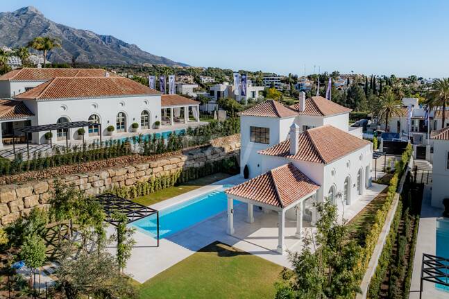Top Newly Built Villa in La Cerquilla, french provencal style