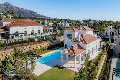Top Newly Built Villa in La Cerquilla, french provencal style