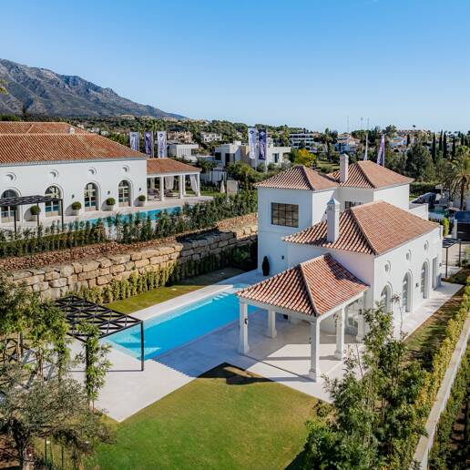 Top nybyggd Villa i La Cerquilla, franska provensal stil