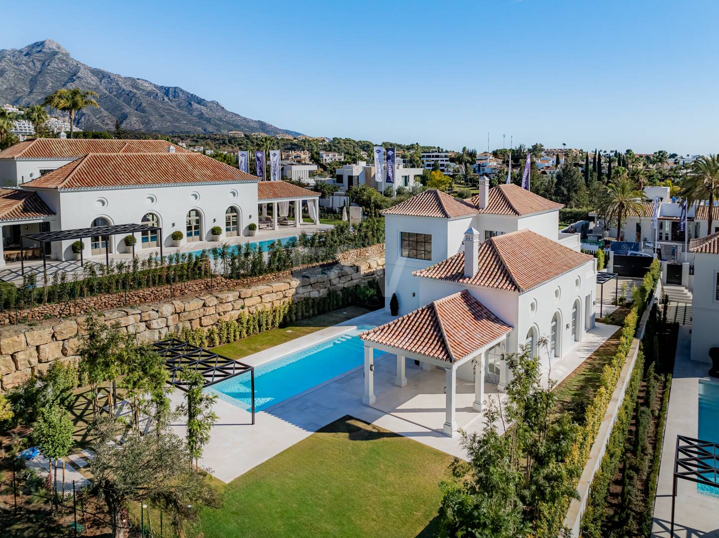 Top Newly Built Villa in La Cerquilla, french provencal style