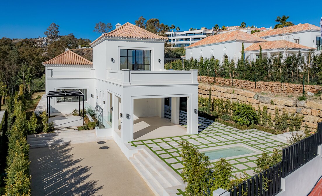 Top Newly Built Villa in La Cerquilla, french provencal style