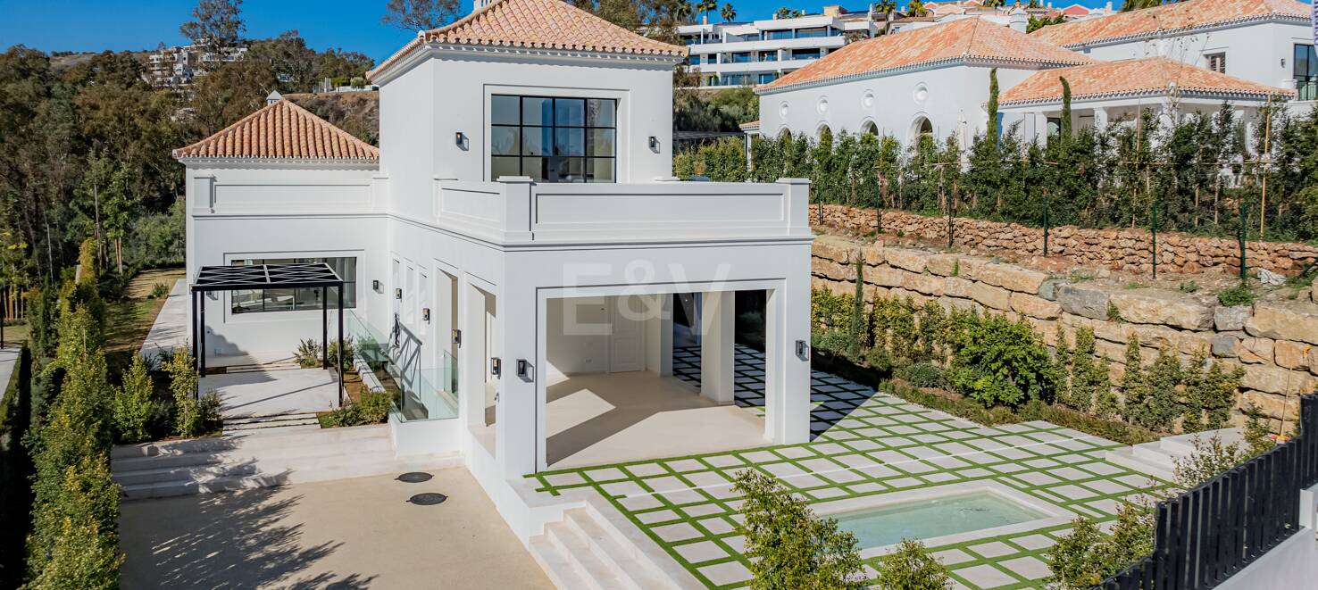 Top nybyggd Villa i La Cerquilla, franska provensal stil
