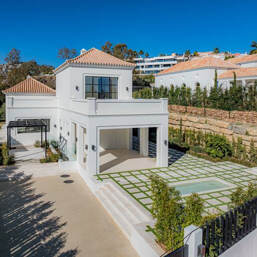 Top nybyggd Villa i La Cerquilla, franska provensal stil