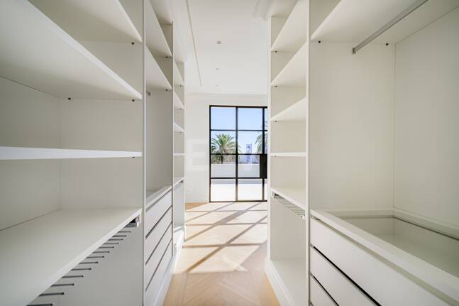 Top Newly Built Villa in La Cerquilla, french provencal style