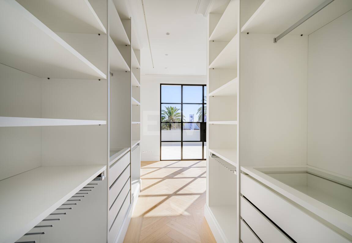 Top Newly Built Villa in La Cerquilla, french provencal style