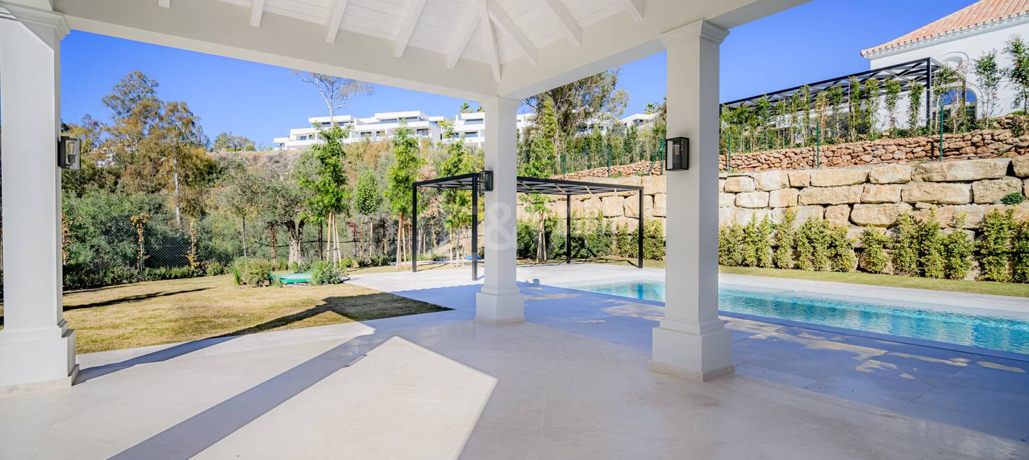 Top nybyggd Villa i La Cerquilla, franska provensal stil