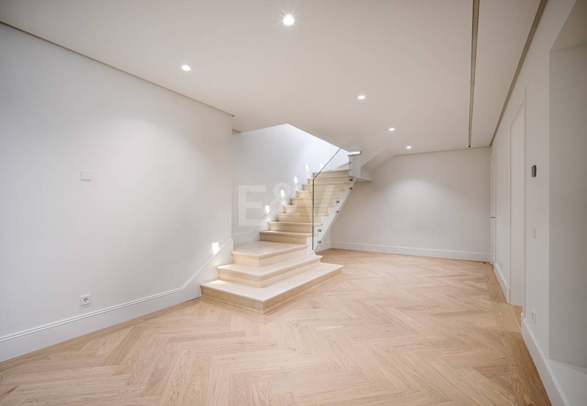 Top Newly Built Villa in La Cerquilla, french provencal style