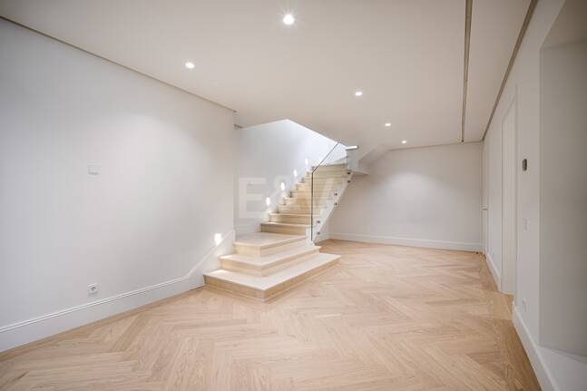 Top Newly Built Villa in La Cerquilla, french provencal style