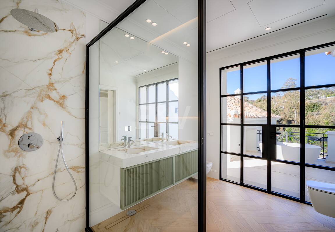 Top Newly Built Villa in La Cerquilla, french provencal style