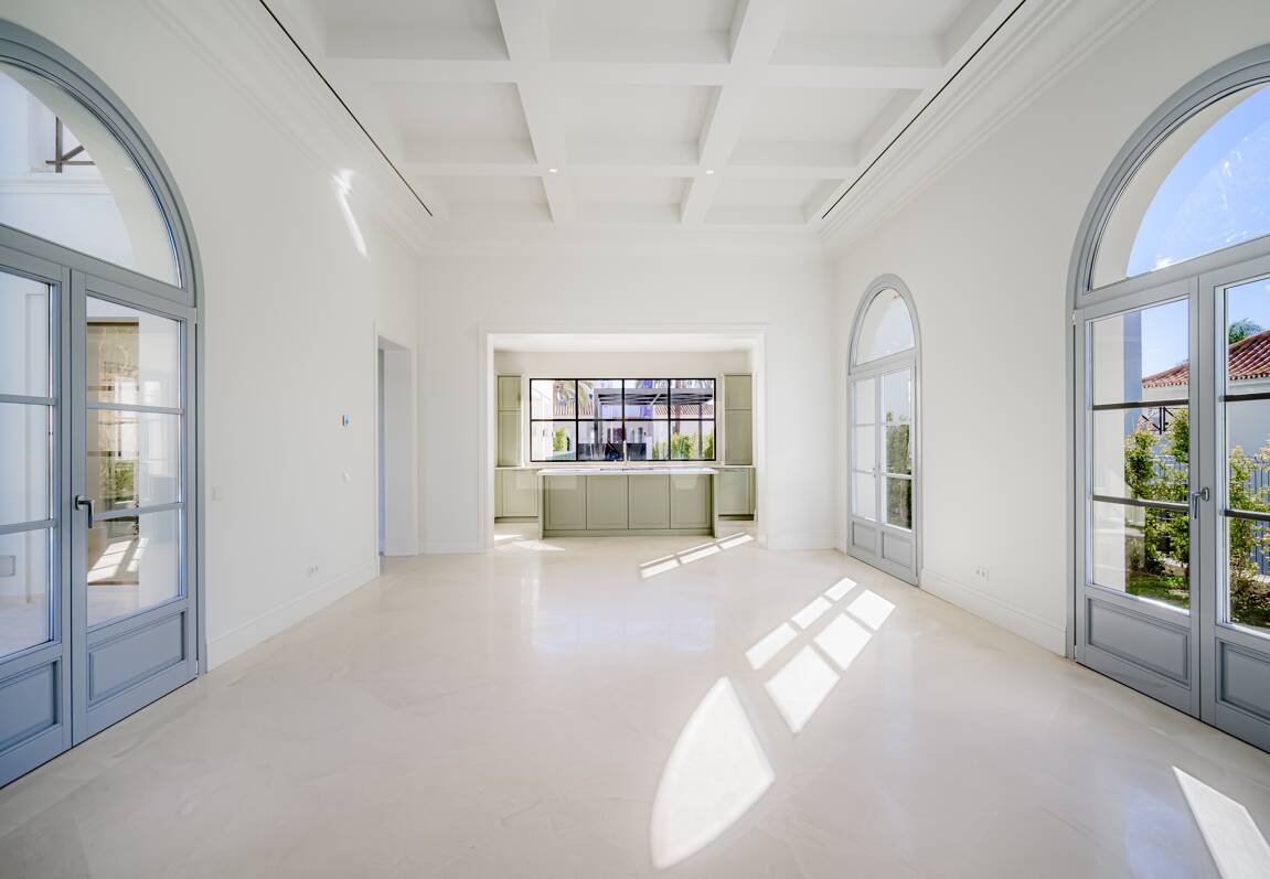 Top Newly Built Villa in La Cerquilla, french provencal style