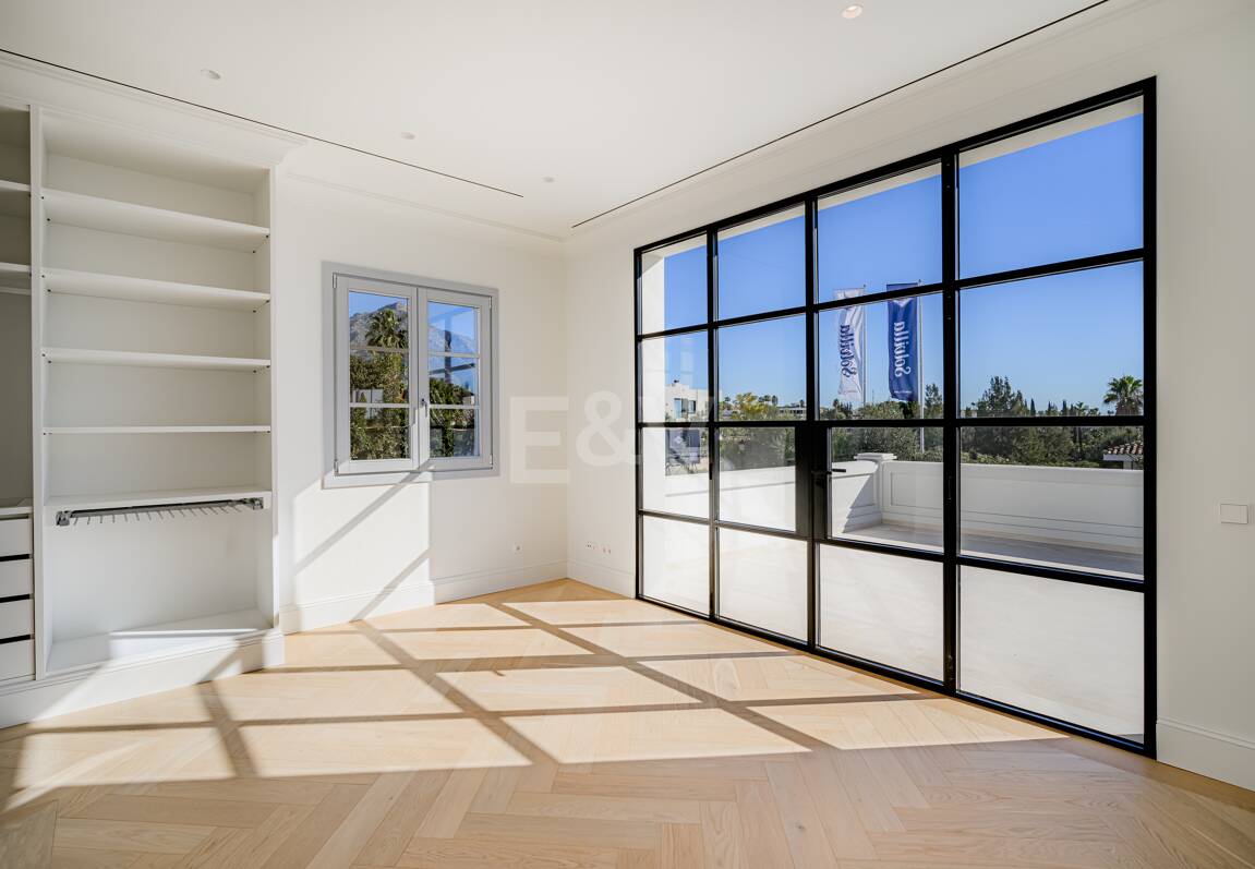 Top Newly Built Villa in La Cerquilla, french provencal style