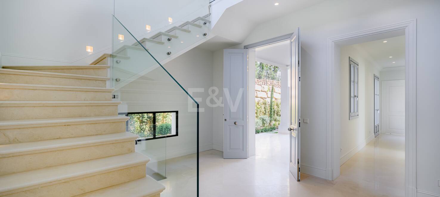 Top nybyggd Villa i La Cerquilla, franska provensal stil