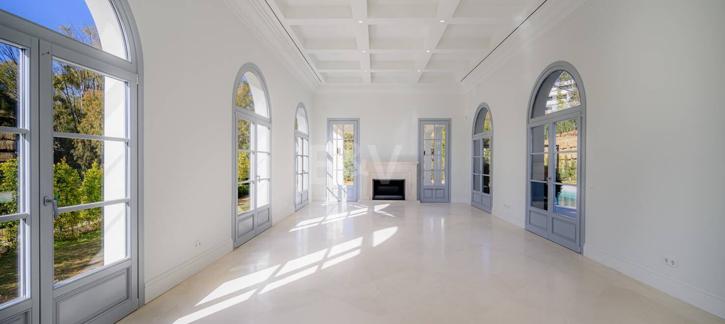 Top nybyggd Villa i La Cerquilla, franska provensal stil