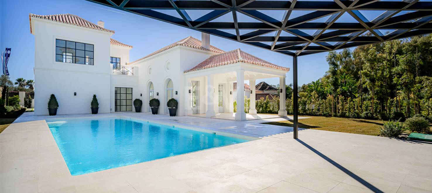 Top nybyggd Villa i La Cerquilla, franska provensal stil