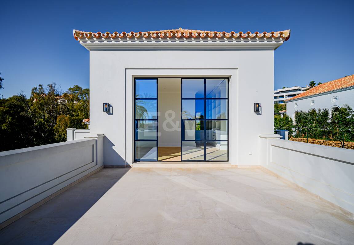 Top Newly Built Villa in La Cerquilla, french provencal style