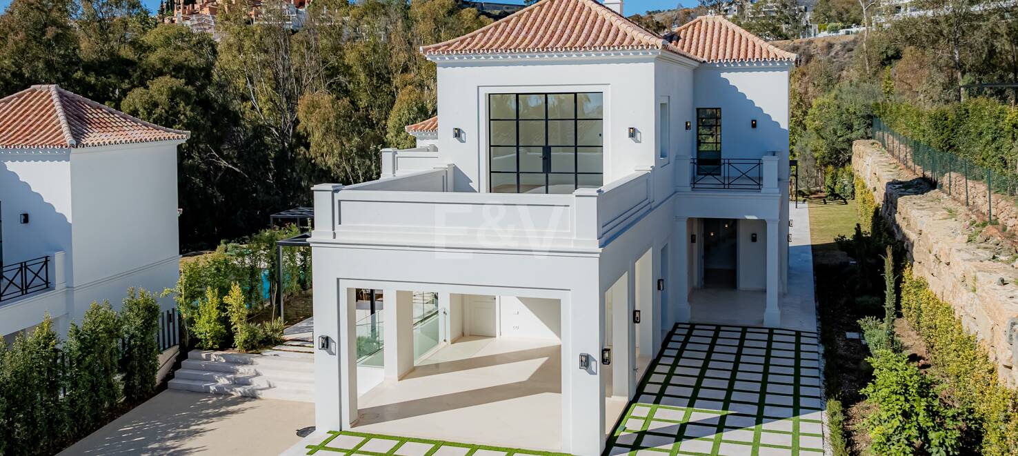 Top nybyggd Villa i La Cerquilla, franska provensal stil