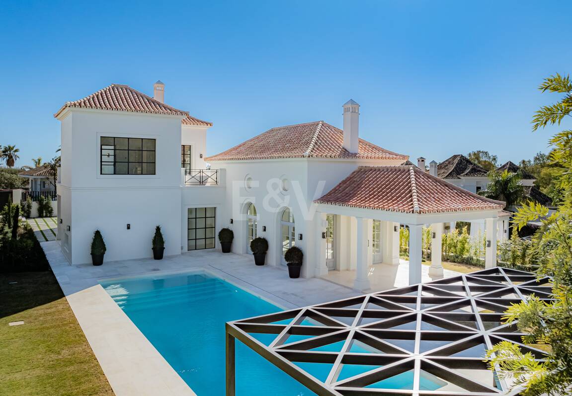 Top Newly Built Villa in La Cerquilla, french provencal style