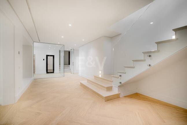 Top Newly Built Villa in La Cerquilla, french provencal style