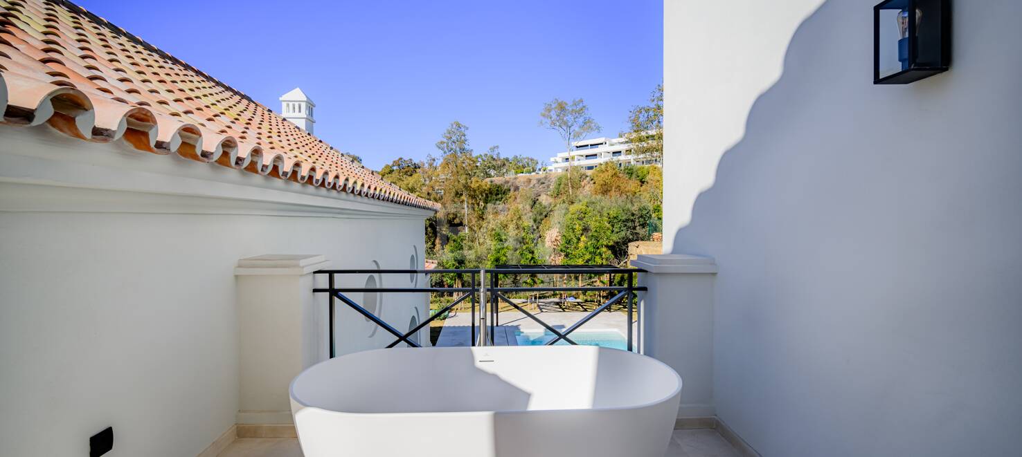 Top nybyggd Villa i La Cerquilla, franska provensal stil