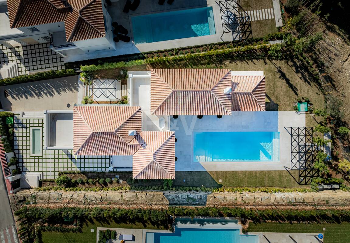 Top Newly Built Villa in La Cerquilla, french provencal style