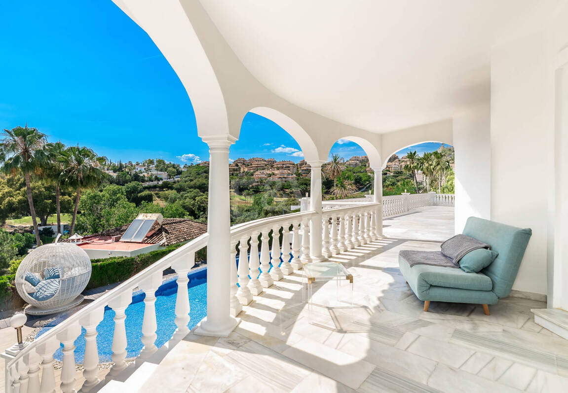 Elegant Villa with Sea Views & Touristic Licence